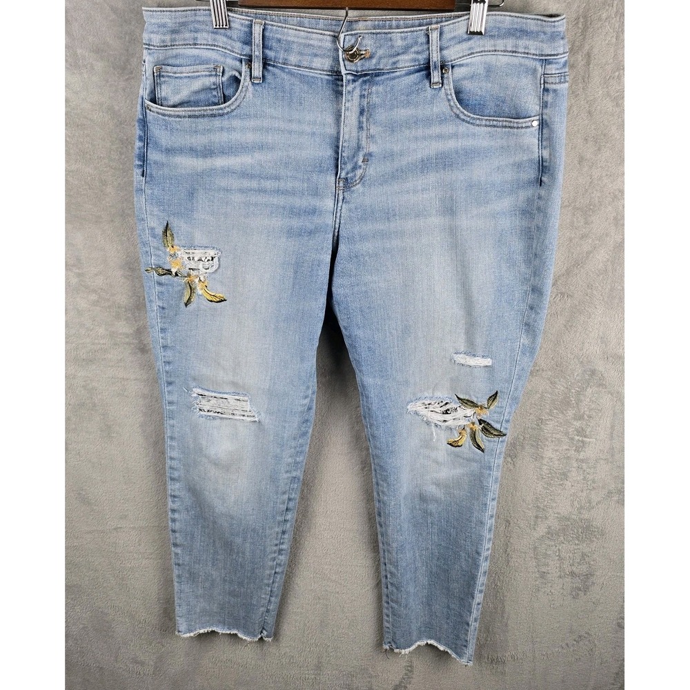 White House Black Market Everyday Soft Girlfriend Floral Embroidered Jeans 14P‎